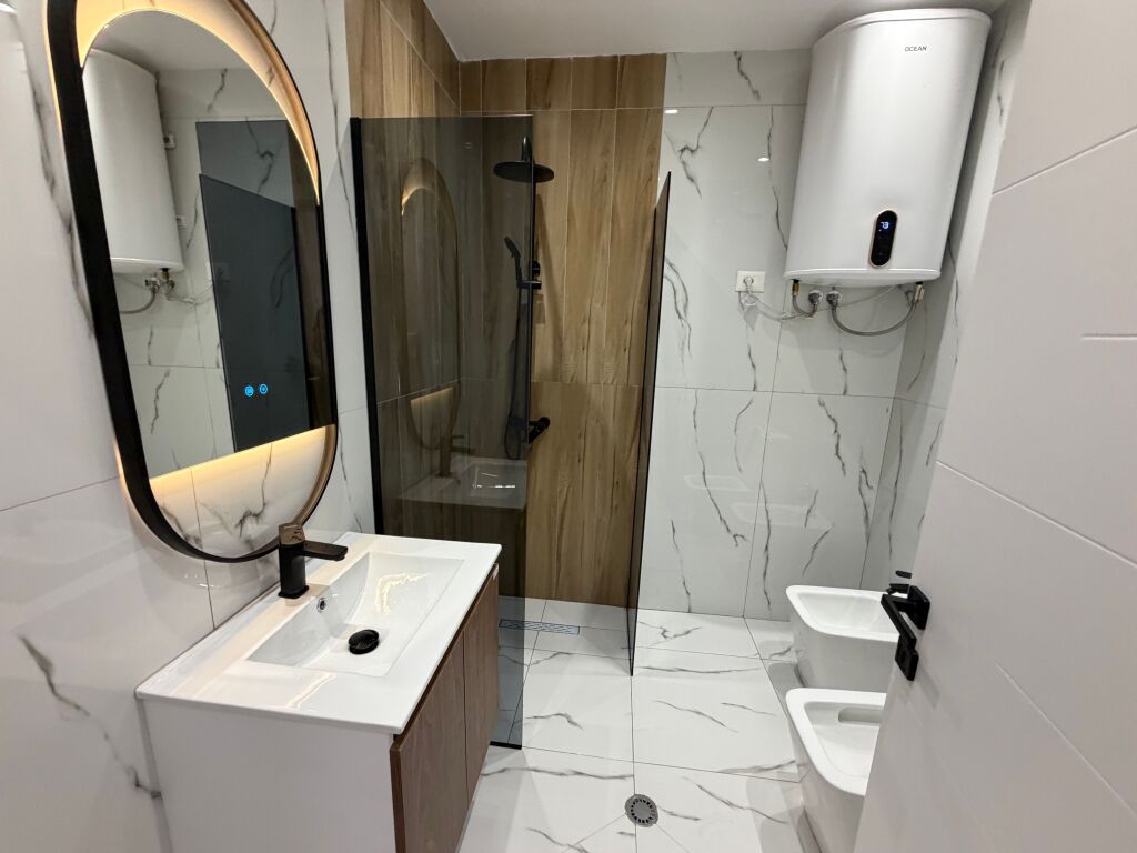 🏡 Shitet Apartament 2+1+2 – Yzberisht, tek KMY  📐 96.6 m² |   💰 Çmim  173 milion leke