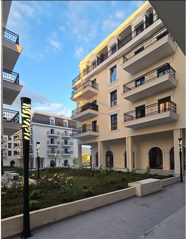 Shitet, Apartament 1+1, Rezidenca Porta Tirana e Re, Tiranë.