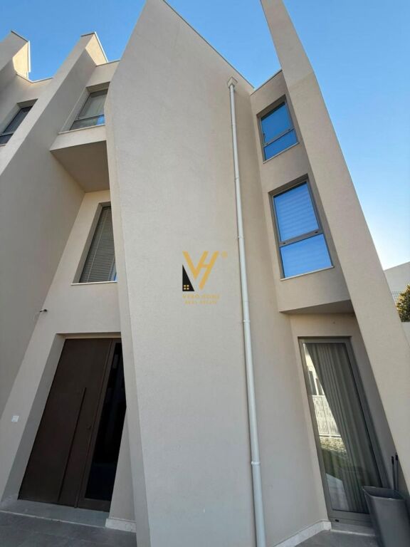 JEPET VILE DY KATESHE TE GREEN VALLEY, LIQENI I THATE  400.000 LEKE