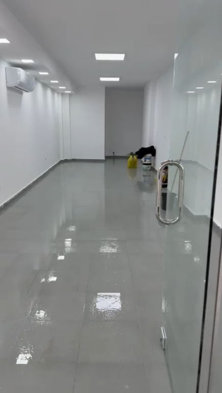 Jepet me qera ambient per zyra - 1   Sip 44 m² Vendndodhja Rruga Dritan Hoxha, Laprak   
