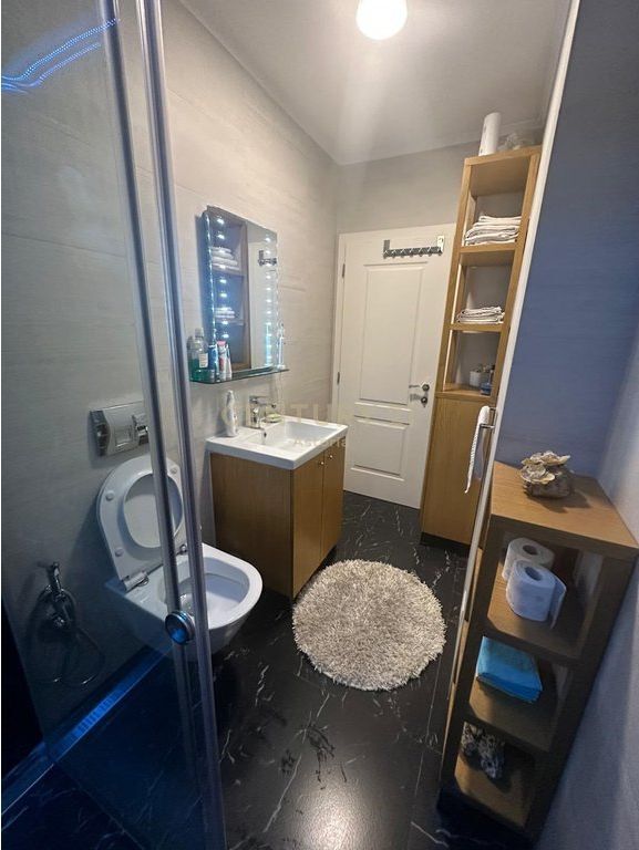 Apartament 2+1+2 per shitje tek Irfan Tomini