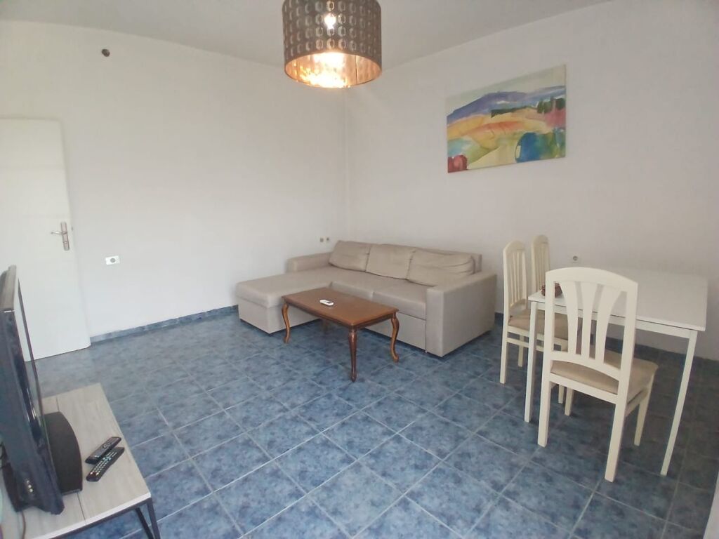 Jepet Me Qera Apartament 1+1+1 Ballkon