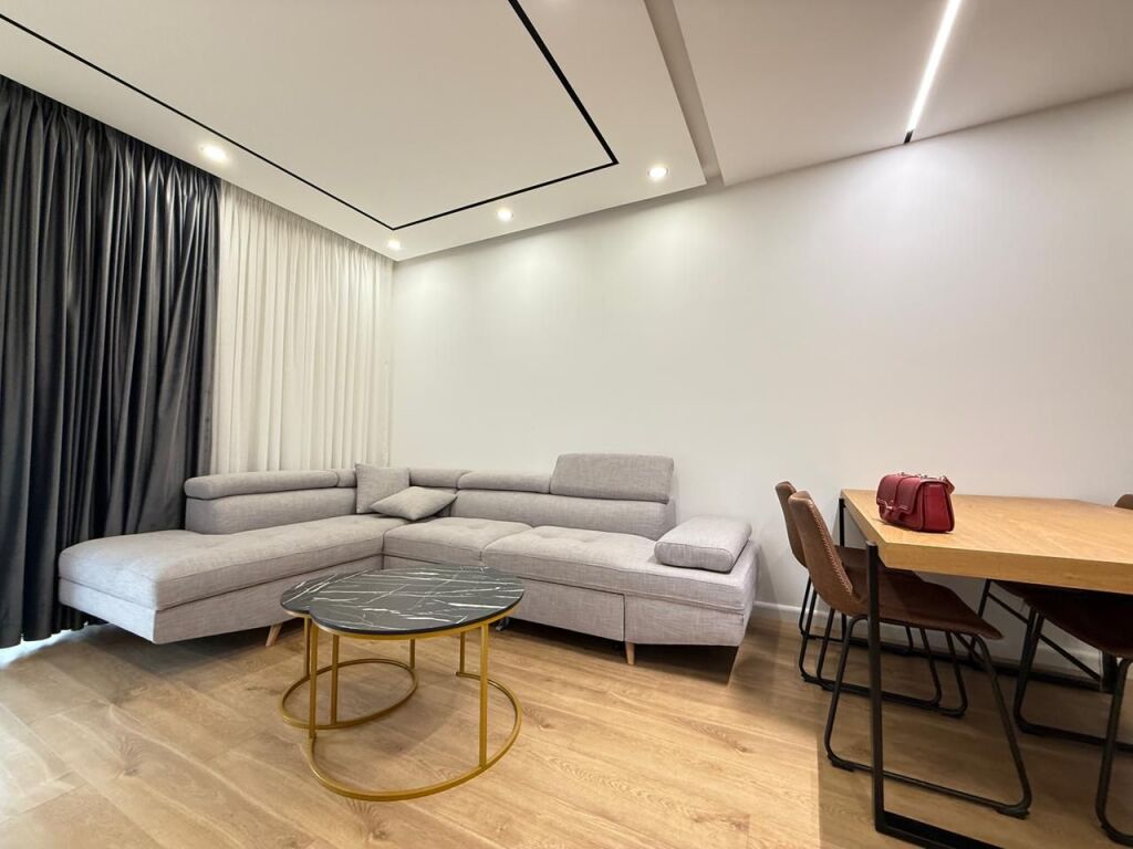 🏡 Jepet me qira apartament 3+1+2 me post parkimi – Rezidenca Klensi, Astir 📍