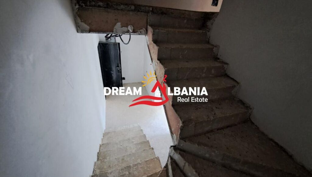 Duplex 3+1 for sale near the Dry Lake close to Radisson Hotel in Tirana (ID 5131001)