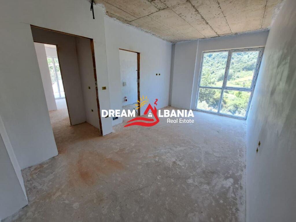 Dubleks 3+1 ne shitje tek liqeni I thate prane Radisson Hotel ne Tirane (ID 5131001)