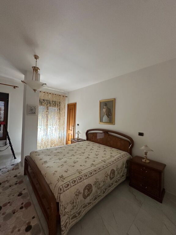 Apartment 3+2+1 per zyra ose banim te rruga elbasanit