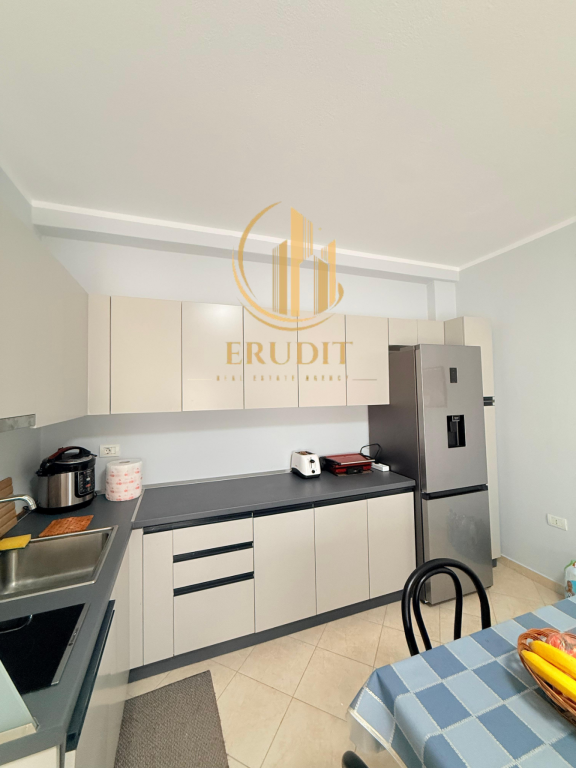 Appartamento 2+1 con Deposito in Vendita, Via Cipaj, vicino a Bohem, Vlora