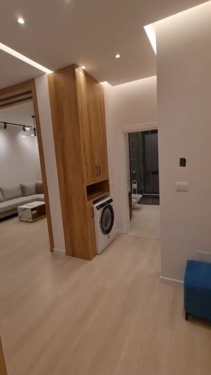 Shitet, Apartament 1+1, Shkolla e Kuqe, Tirane.