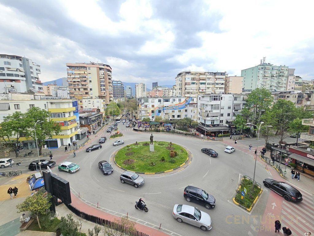 SHITET BIZNES / NJESI KOMERCIALE KAT 0, SHESHI WILLSON