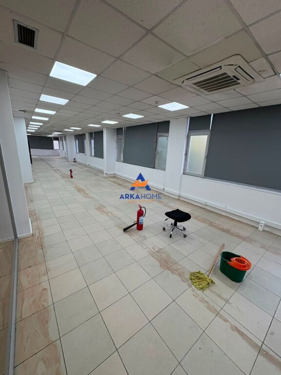 JEPET ME QERA NJESI BIZNESI 540 M2 "NE BLLOK" 7000 EURO NETO