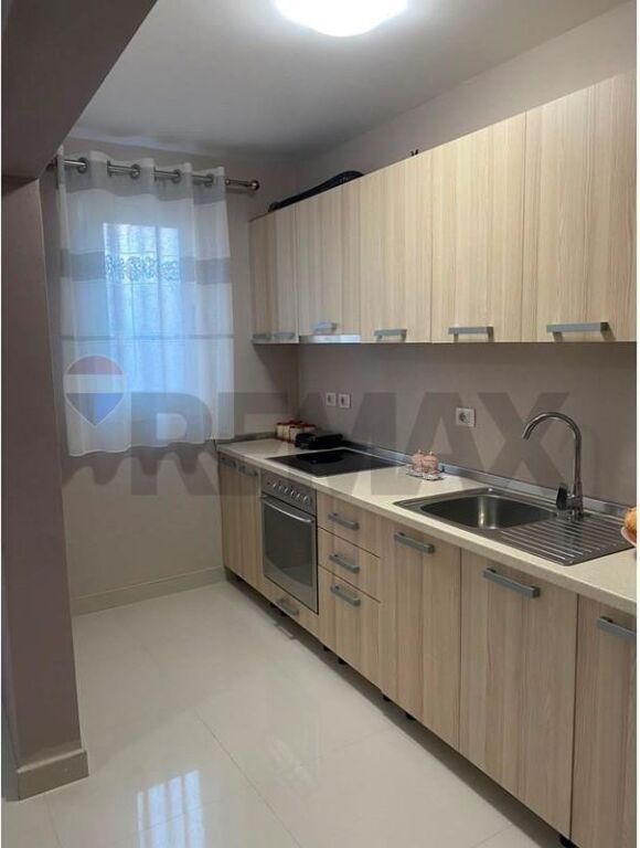 Ali Dem, Affittiamo Appartamento 1+1 - 45000 Lek