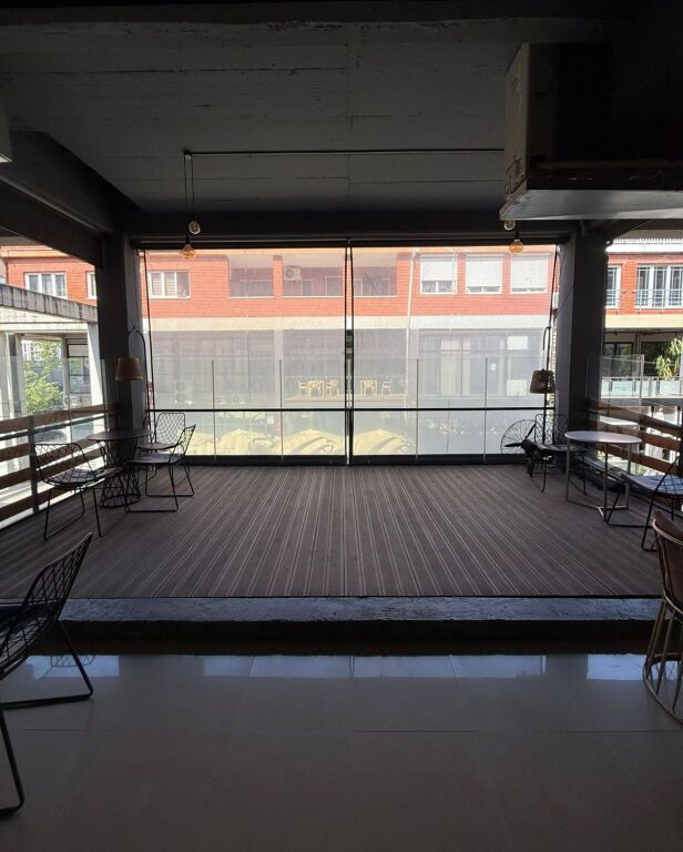 Prane Bllokut Gintash, Laprake, TiraneBiznes Bar - Kafe!