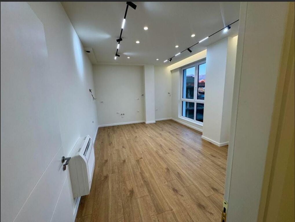 Qera | Ambjent Biznesi | Prane KESH | 850 €/muaj