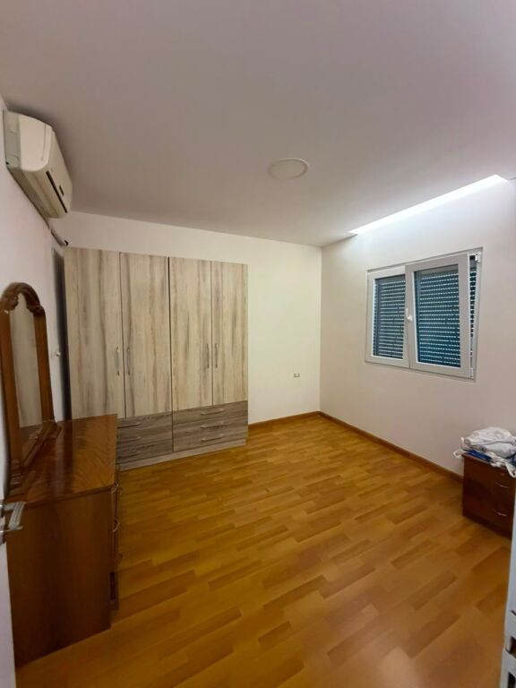 Apartament 3+1+ ballkon + Parking me Qira – Yzberisht !
