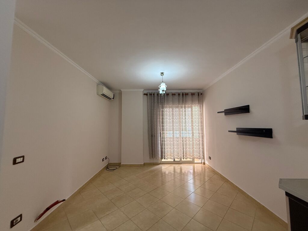 Apartament 2+1 per shitje prane Casa Italias