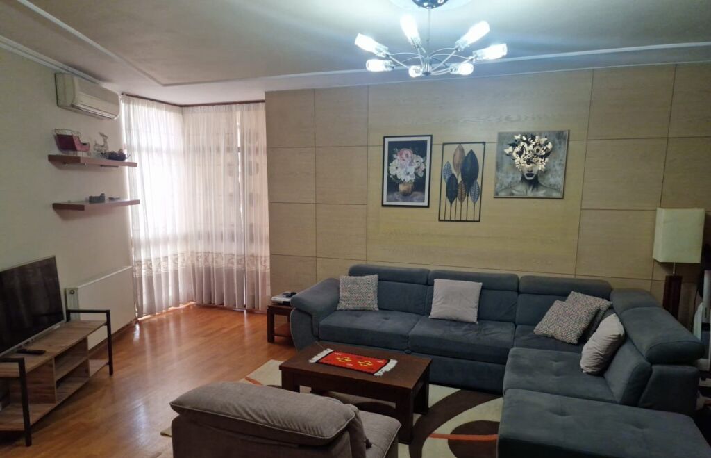 Affitto | Apartament 2 + 1 | Rruga Fortuzi | 900 €/mese