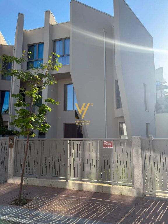 JEPET VILE DY KATESHE TE GREEN VALLEY, LIQENI I THATE  400.000 LEKE