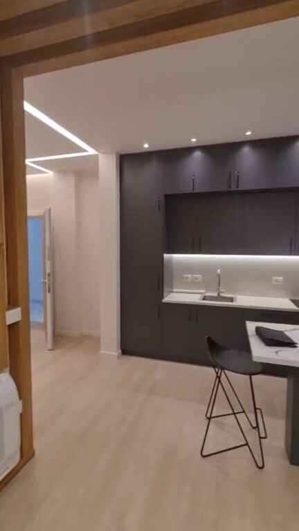 Shitet, Apartament 1+1, Shkolla e Kuqe, Tirane.