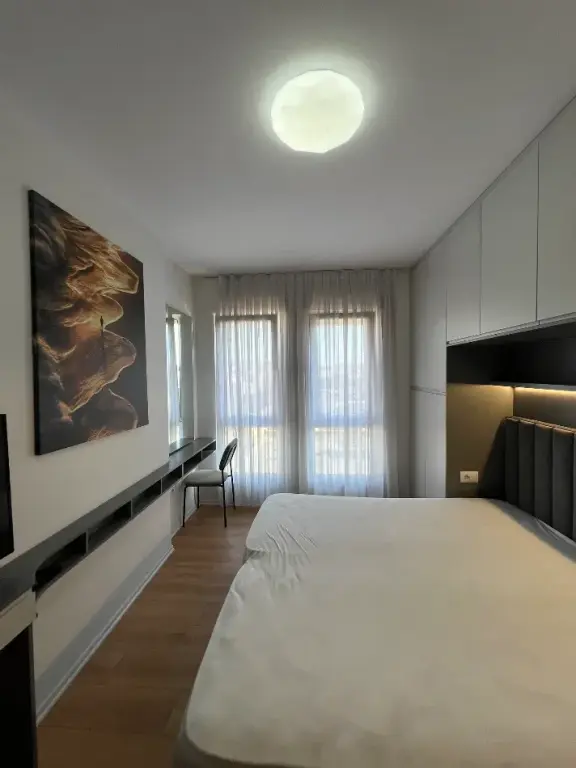 Qera | Apartament 2 + 1 | Rruga 5 Maji | 750 €/muaj