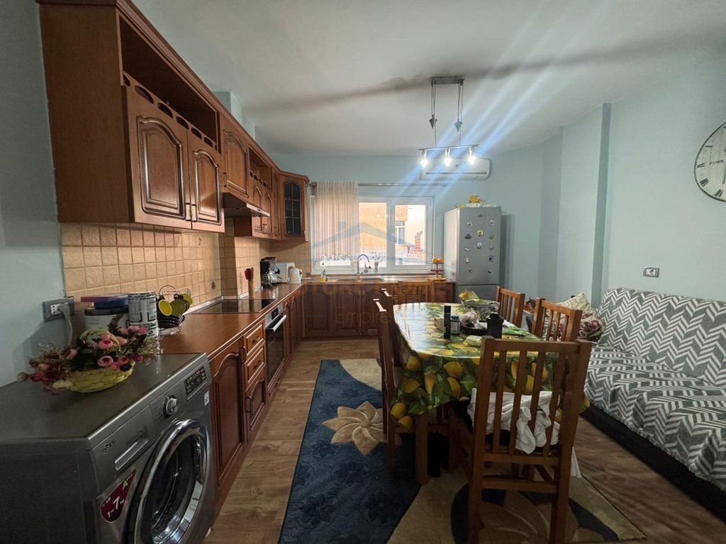 Shitet, Apartament 2+1, Jordan Misja. Empire61101