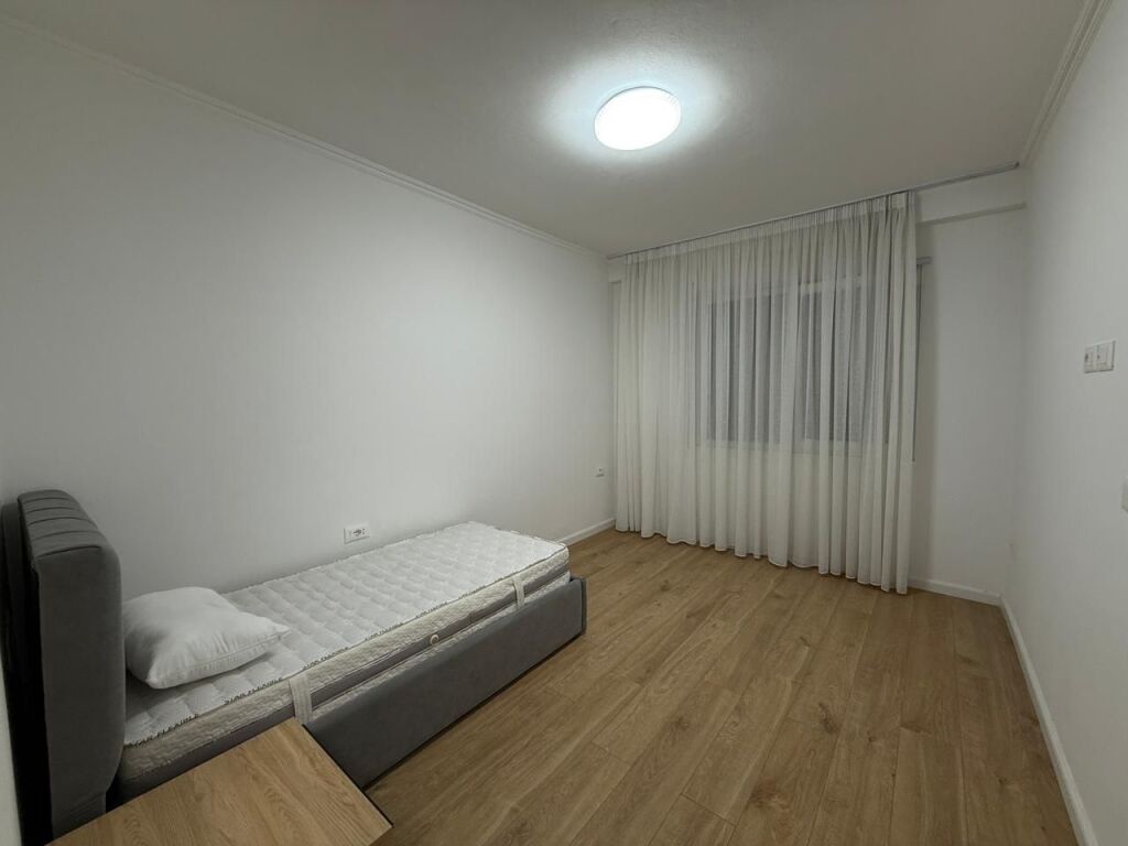 🏡 Jepet me qira apartament 3+1+2 me post parkimi – Rezidenca Klensi, Astir 📍