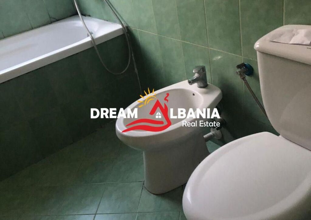 Jepet apartament 2+1+2 me qera ne zonen e Misto Mame prane Pallateve Cabej (ID 42215604)
