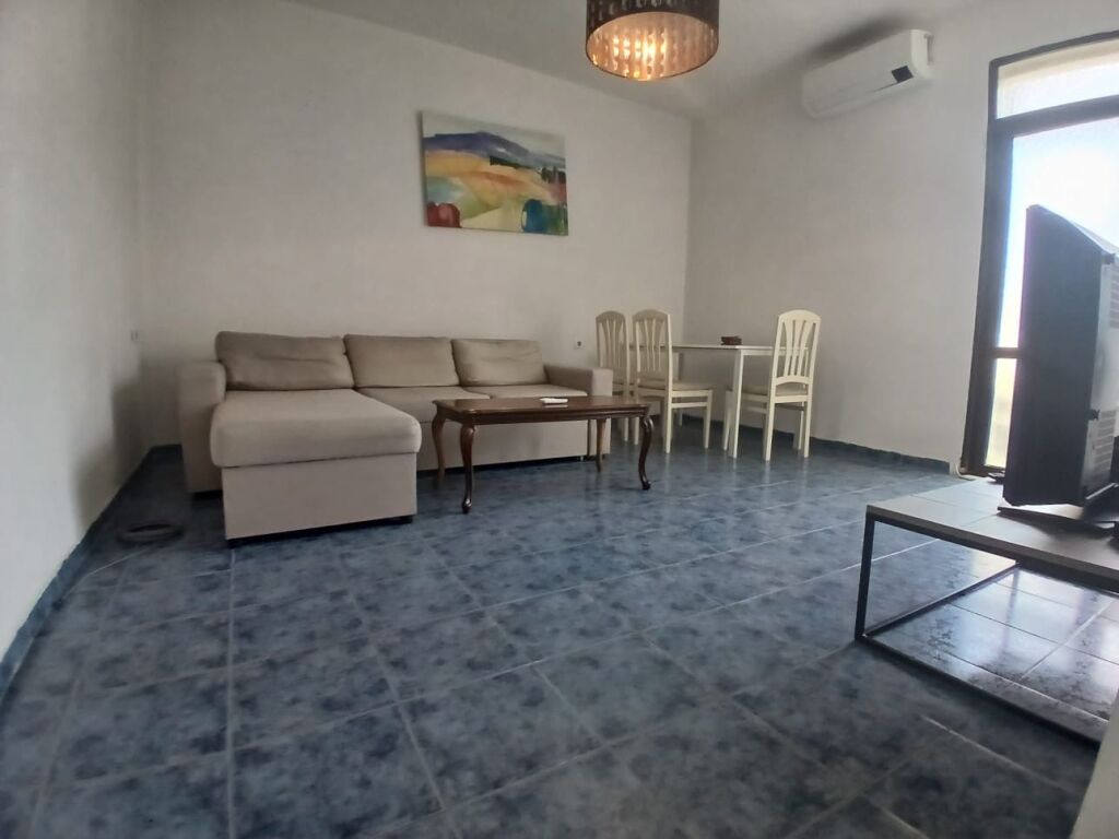 Jepet Me Qera Apartament 1+1+1 Ballkon