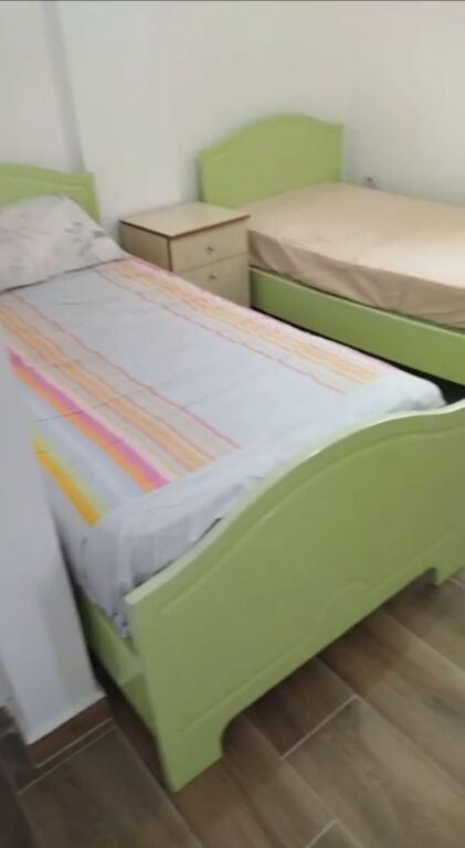 Jepet me qera garsoniere, kati i dyte shtepi private e mobiluar 24,000 L ne Astir