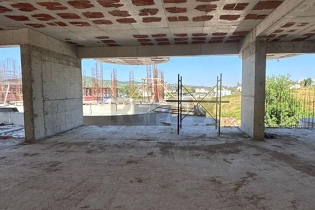 1000 ISHUJT, APPARTAMENTO 1+1 + POSTO AUTO