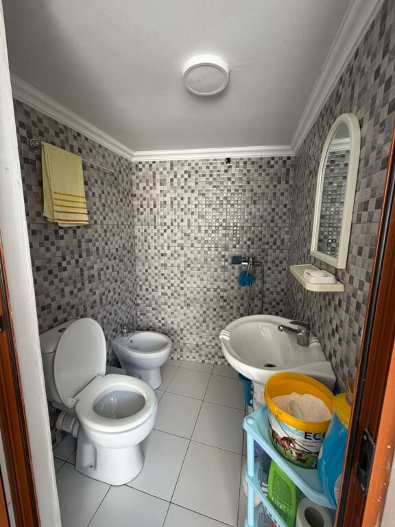 Jepet me qera 1+1 plazh