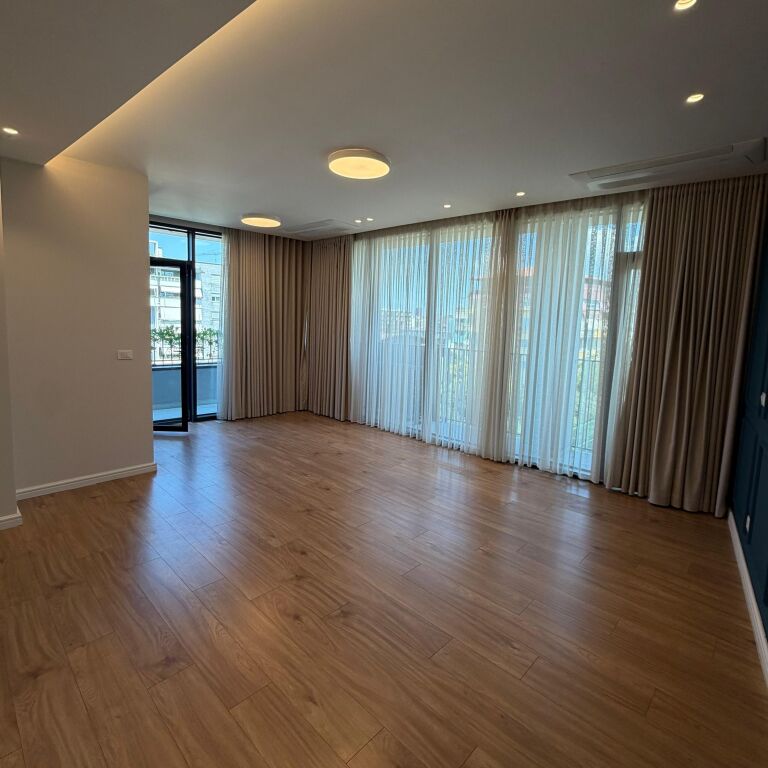 🏢✨ JEPET ME QIRA AMBIENT ZYRASH – 3 AMBIENTE + POST PARKIMI | LAKE VIEW ✨🏢