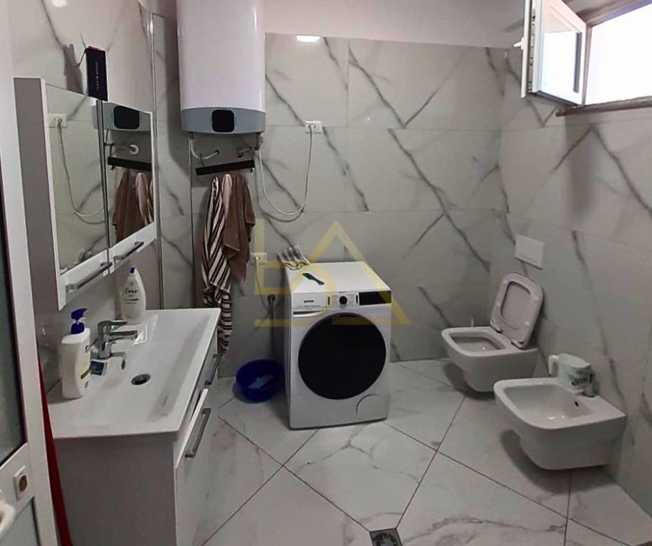 Kati i Vilës për Qira – Mjull-Bathore, Tiranë