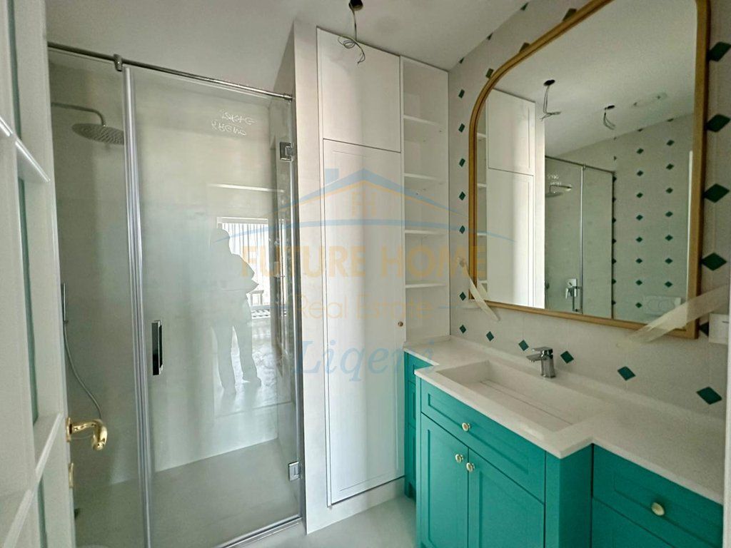 SHITET APARTAMENT 2+1+2 NE DOWNTOWN ONE , RRUGA ELBASANIT