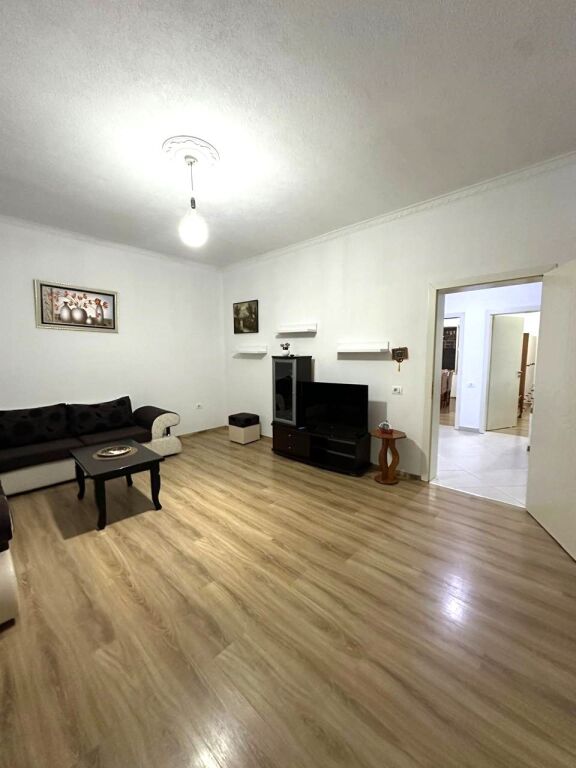🏡 Appartamento 2+1 in Affitto a Sauk, 400 mila lek
