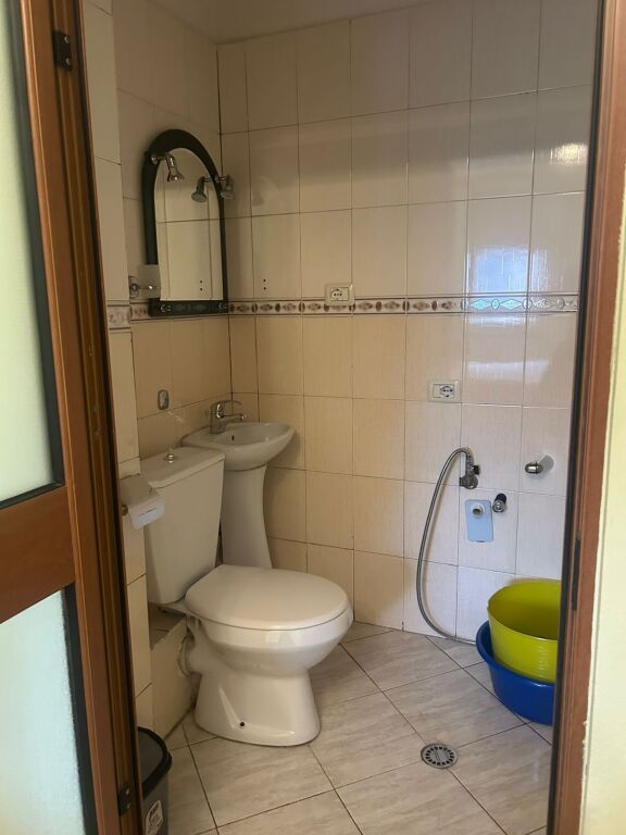 Apartament me qira ne zonen e 21 Dhjetorit (Rruga Shefqet Musaraj)