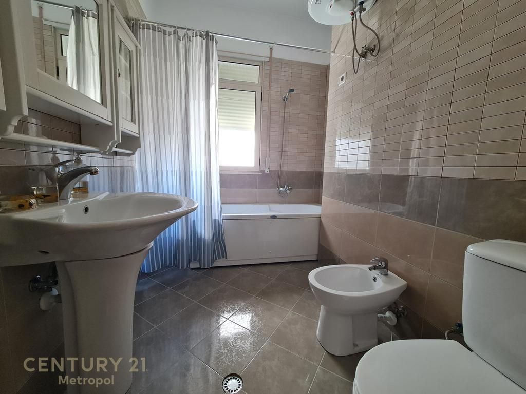 APARTAMENT PER QIRA 2+1+2, KOPSHTI ZOOLOGJIK