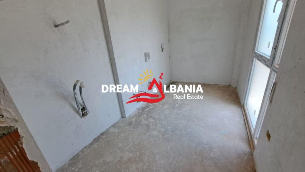 Duplex 3+1 for sale near the Dry Lake close to Radisson Hotel in Tirana (ID 5131001)