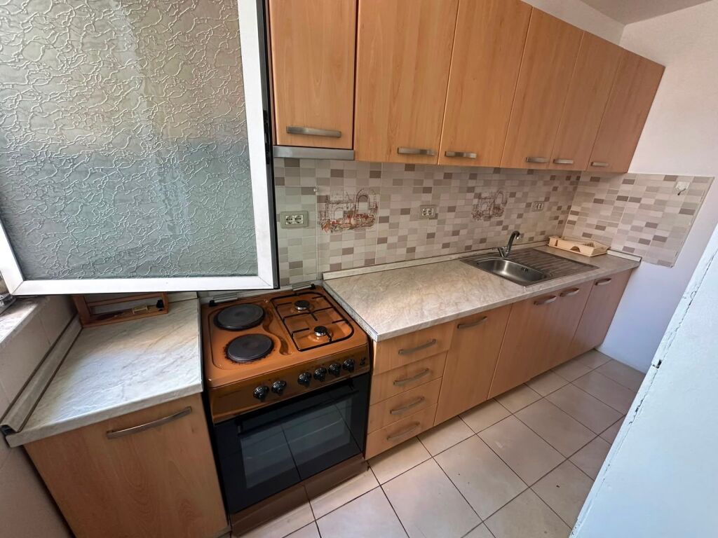 Jepet Me Qera Apartament 2+1+1 Ballkon