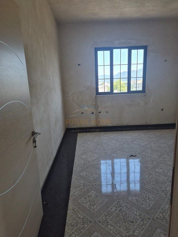Qera, Apartament 2+1, Rruga e Barrikadave