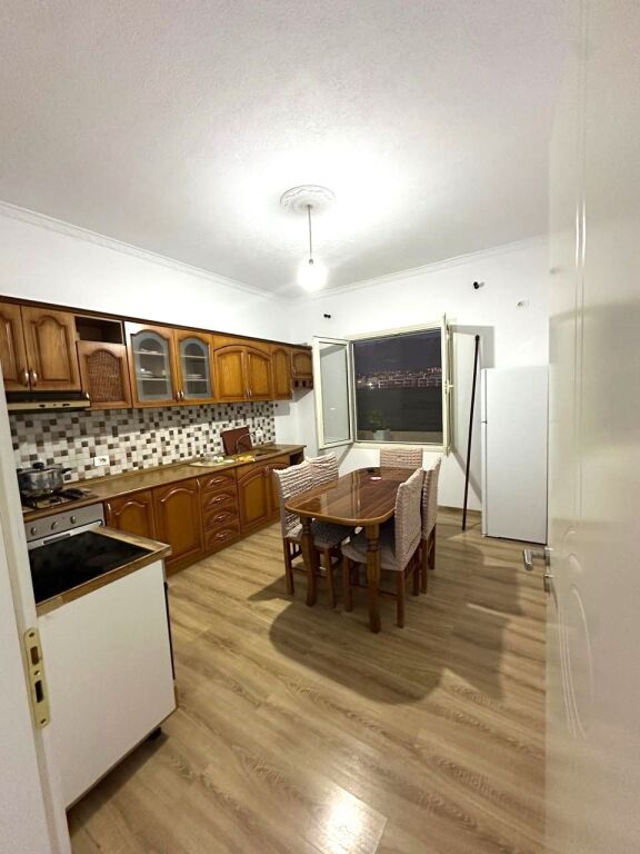 🏡 Appartamento 2+1 in Affitto a Sauk, 400 mila lek