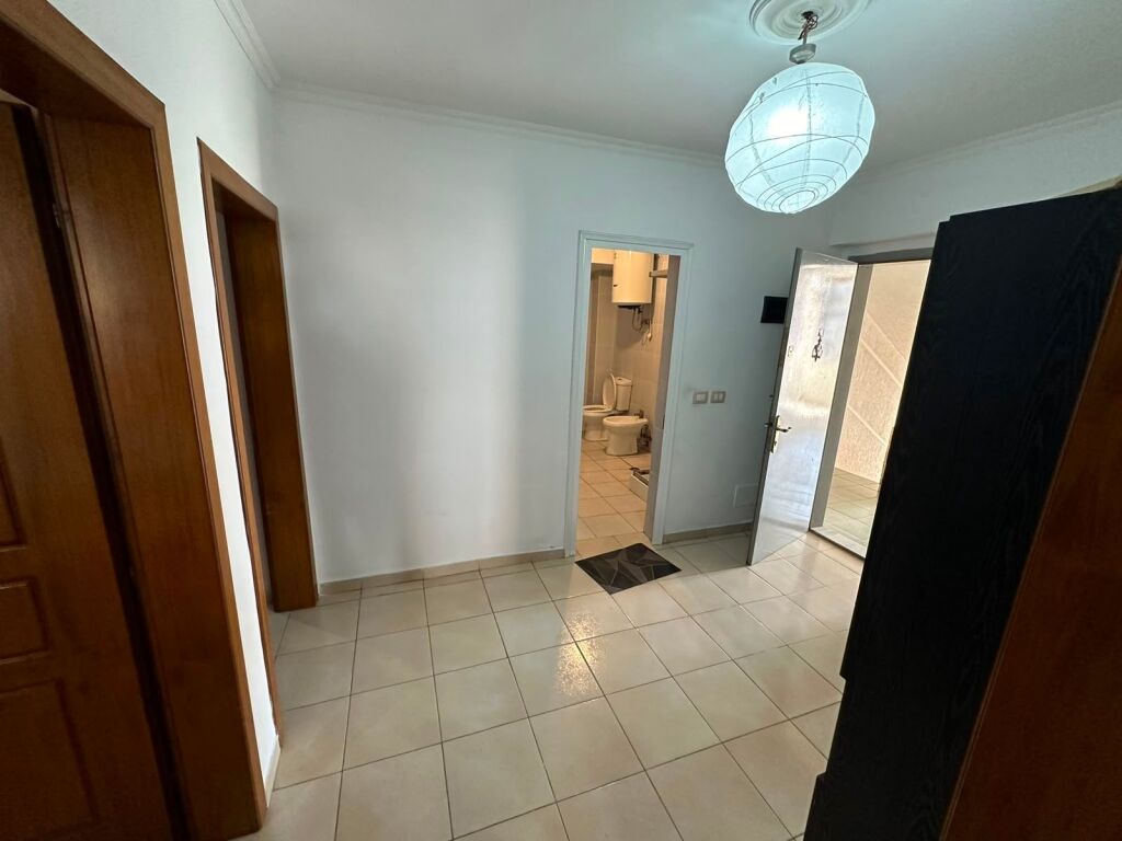 Jepet Me Qera Apartament 2+1+1 Ballkon