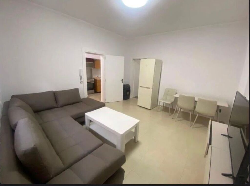 🏡 Jepet me Qira Apartament 1+1 – Xhamllik  📍 Rruga Xhanfize Keko💶 Çmimi: 400€/muaj