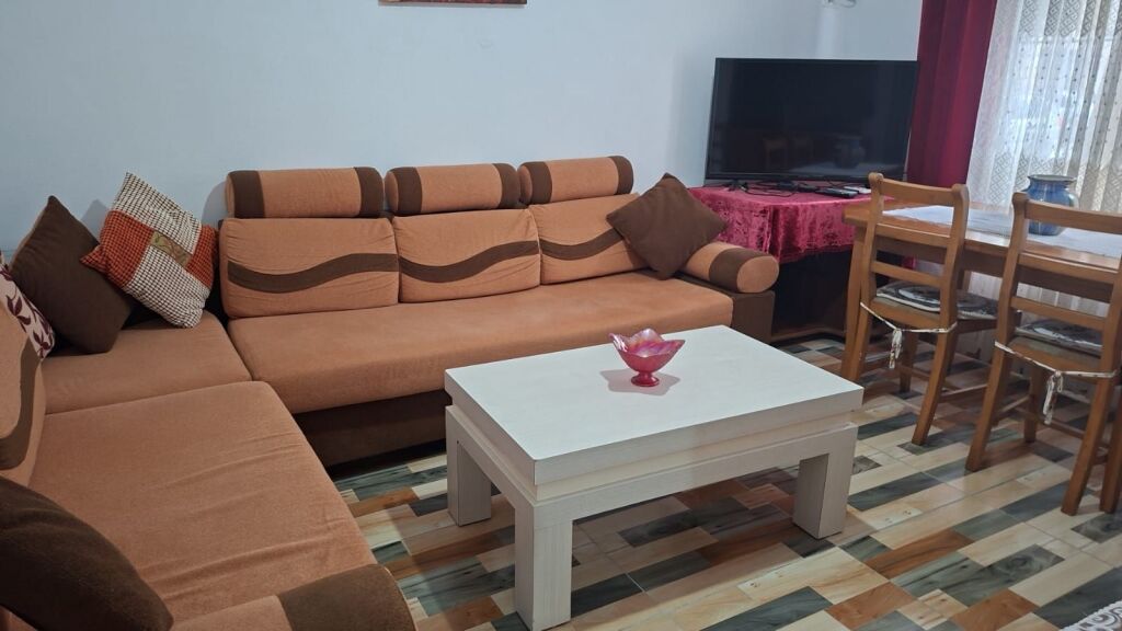 Affitto | Apartament 2 + 1 | Shkolla e Bashkuar | 500 €/mese