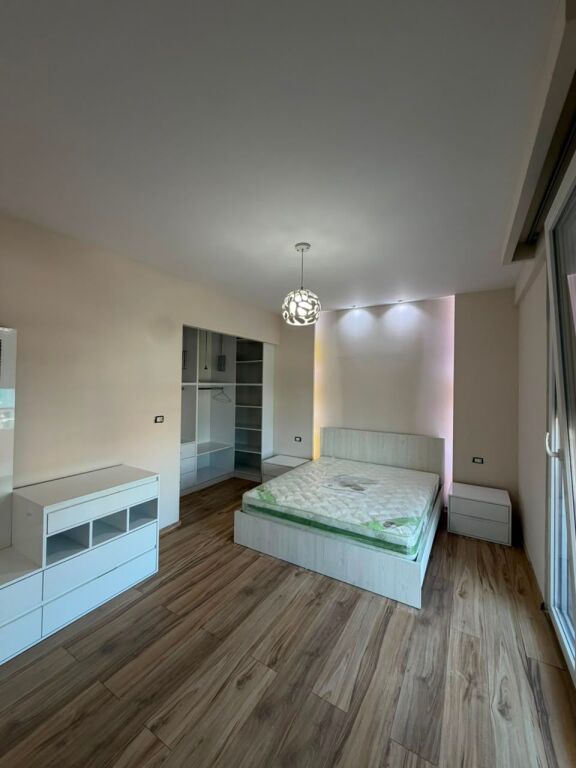 Apartament 3+1+ ballkon + Parking me Qira – Yzberisht !