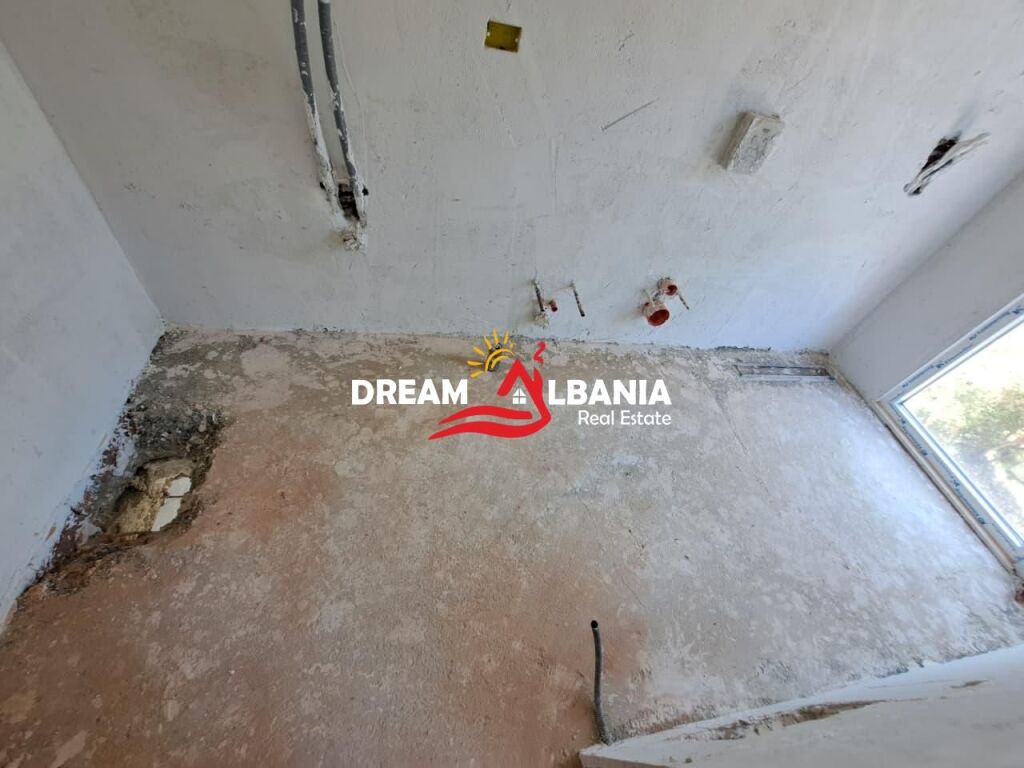 Dubleks 3+1 ne shitje tek liqeni I thate prane Radisson Hotel ne Tirane (ID 5131001)
