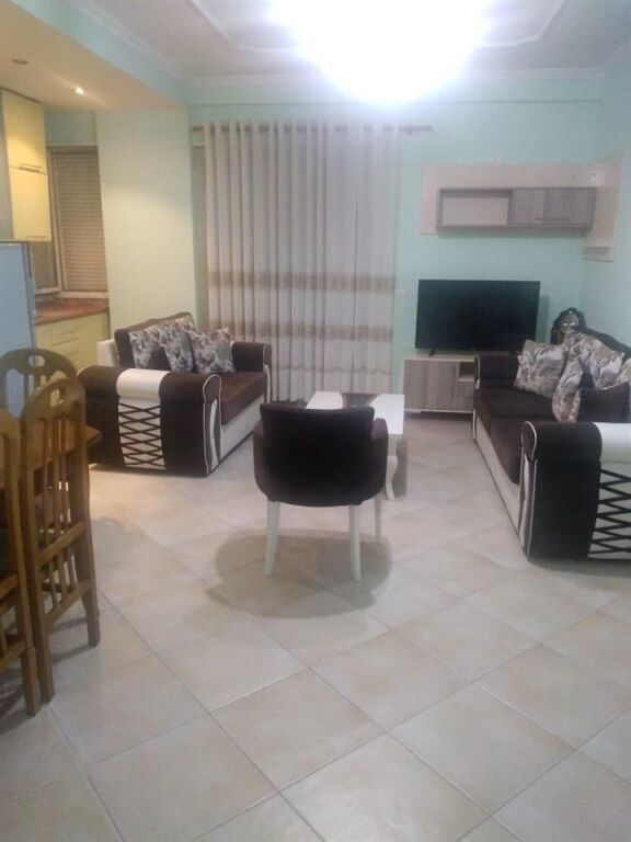 🏢Tek Ish Parku Aurobuzave,prane Report Tv jepet me qera apartament 1+1, i mobiluar. 45,000 Leke