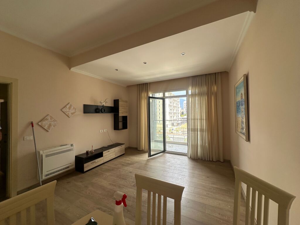 Apartament 2+1 plus post parkimi prane Square 21