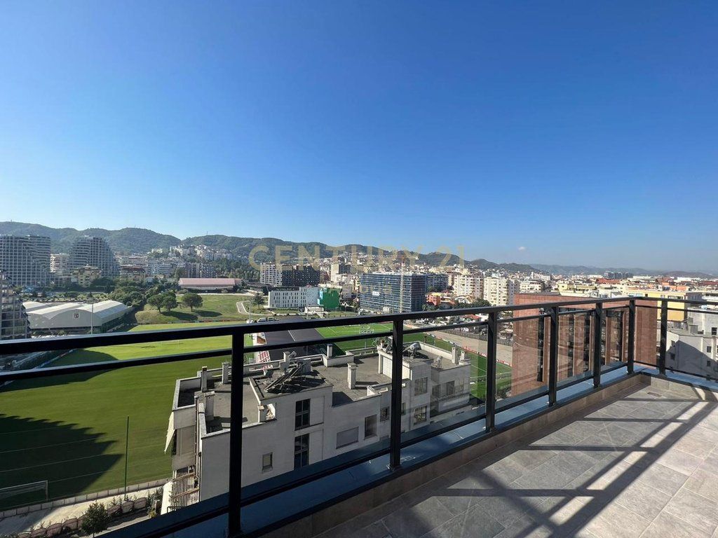 Apartament 3+1 me qira në Rrugën e Kosovarëve,