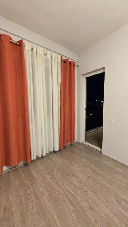 Qera | Apartament 1 + 1 | Rruga 4 Dëshmorët | 450 €/muaj