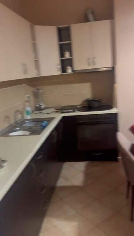 🌟 Shitet Apartament 2+1 me Hipotekë – Ideale për Kredi (Pranë Spitalit Amerikan 3, Yzberisht)